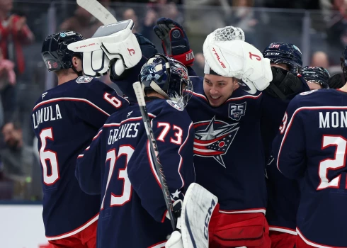 Merzļikins ar "Blue Jackets" uzvar "Flyers" hokejistus.