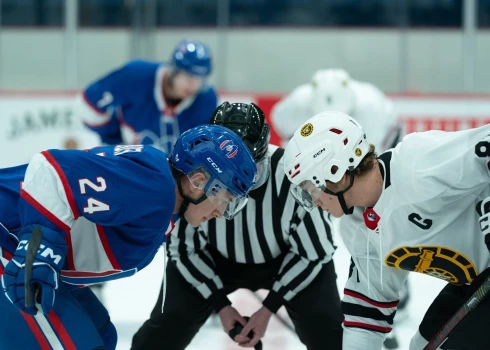 Fragments no seriāla “Heated Rivalry”. 