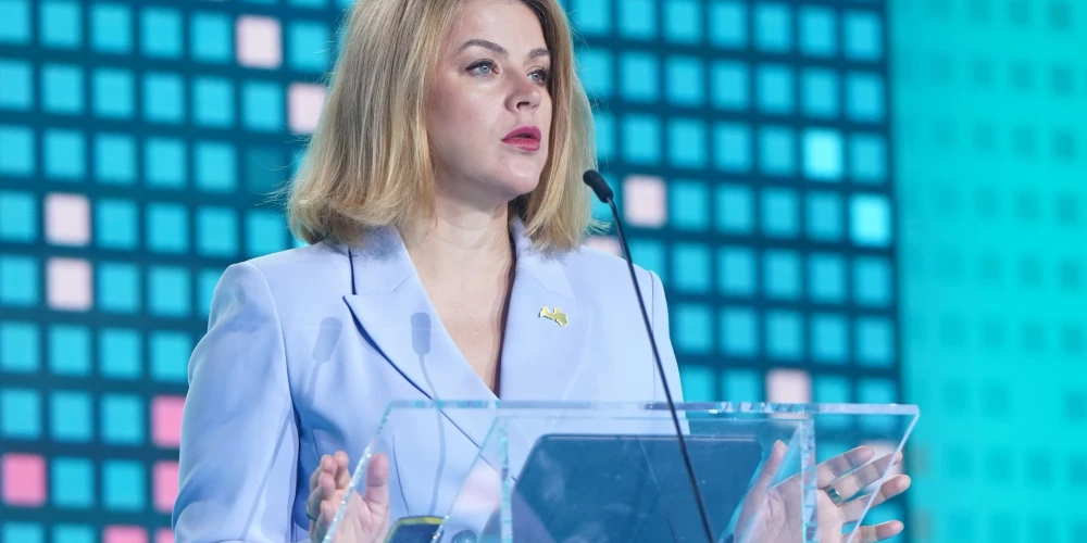 Ministru prezidente Evika Siliņa (JV).