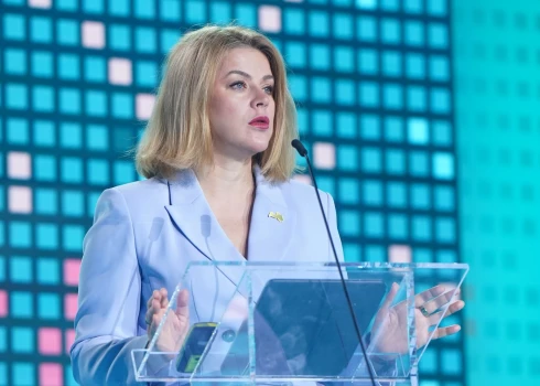 Ministru prezidente Evika Siliņa (JV).