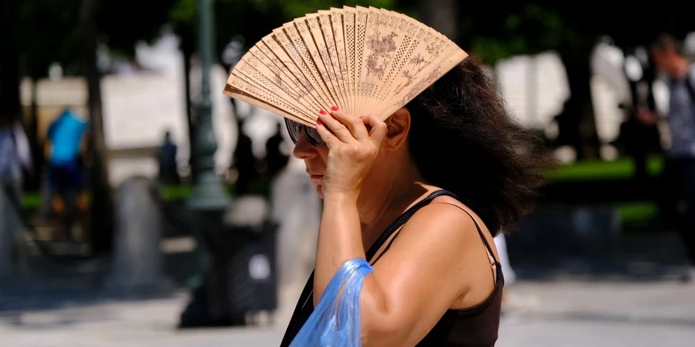 В Латвии о жаре пока можно только помечтать.