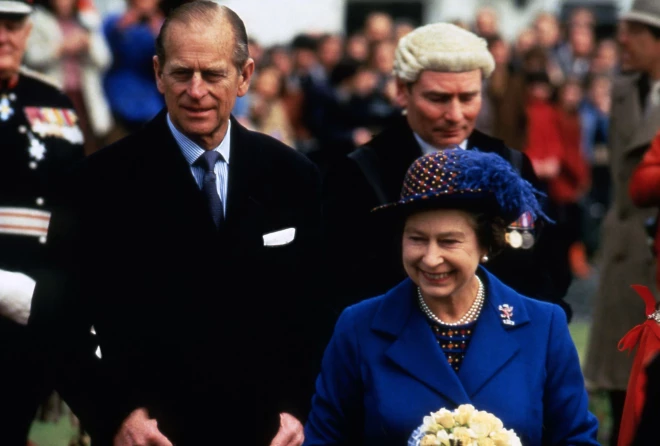 Королева Елизавета II и принц Филипп.