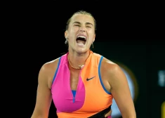 Sabaļenka pārliecinoši apspēlē Svitoļinu un iekļūst "Australian Open" finālā