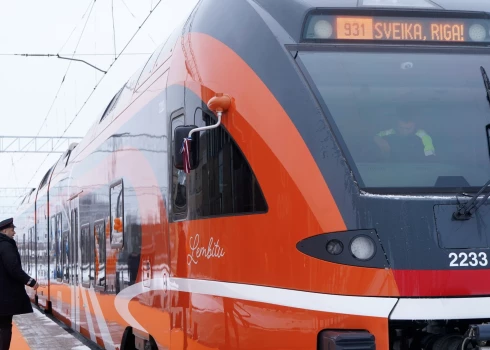 Недавно запущенный поезд Тарту-Рига.