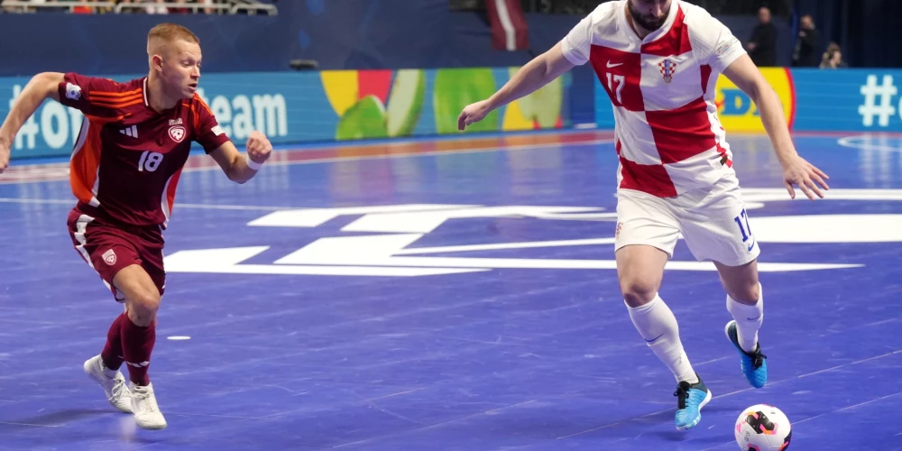 Andrejs Baklanovs pret Horvātiju daudz dabūja spēlēt aizsardzībā.