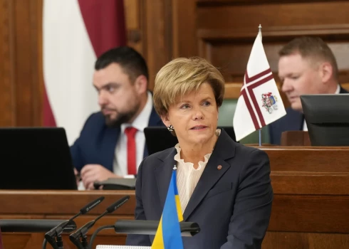 Ответственность за Латвию несет латвийский народ и мы как его часть, заявила сегодня министр иностранных дел Байба Браже.