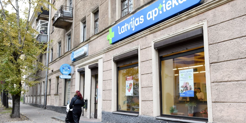 Latvijas Aptieka объединяет силы с городскими аптеками для рывка на рынке.
