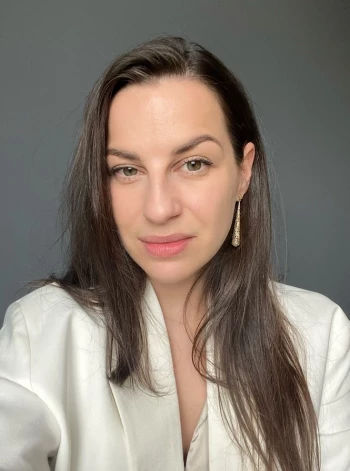 “Karte ir bez maksas un to var ērti noformēt arī internetā,” stāsta Nacionālā veselības dienesta (NVD) Sabiedrisko attiecību nodaļas vadītāja Evija Štālberga.