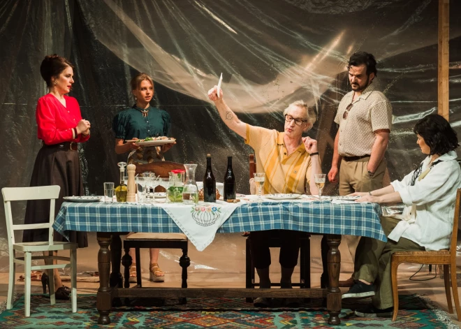 Dailes teātrī šodien pirmizrādi piedzīvos izrāde “Milzis”