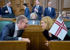 В Сейме почти 12 часов спорили о внешней политике. Депутаты призвали не портить отношения с США