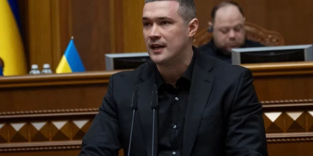 Mihailo Fedorovs pauž pateicību "SpaceX" un tās vadītājam Īlonam Maskam par ātro reakciju problēmas risināšanā.