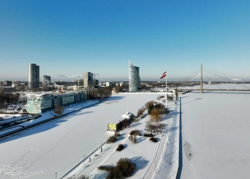 В Риге температура воздуха ночью составила около -15 градусов, местами в пригородах - до -20 градусов.