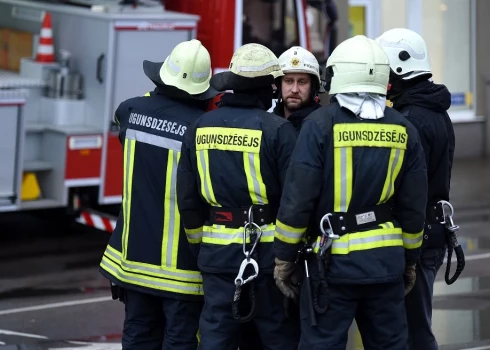 Пожарные сбились с ног.