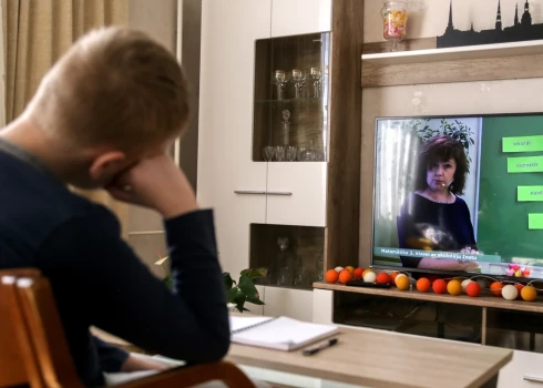 Дистанционку для младших классов хотят резко ограничить уже с 1 сентября.