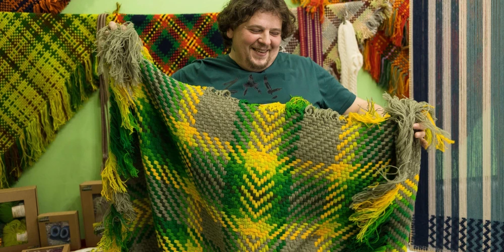 Košie lakati priecē acis.