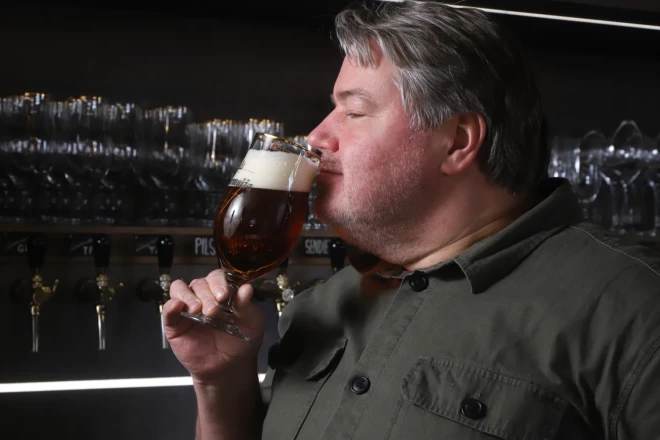 Alu ir jābauda, nevis vienkārši jādzer, pārliecināts ir "Valmiermuižas Alus" tēvs Aigars Ruņģis.