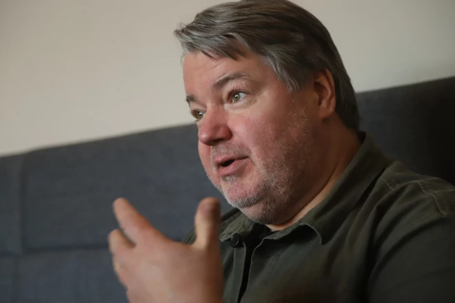 Jaunām nozarēm un uzņēmējiem ir vajadzīgs laiks un telpa adaptācijai, nevis pastāvīgs spiediens. Latvijas “Nokia” varētu būt talantīgi jaunie cilvēki, kas grib šeit radīt biznesu ar sirdi un prātu. Un reizēm risinājums ir pavisam vienkāršs – ieklausīties uzņēmējos un pirms lēmumu pieņemšanas godīgi izvērtēt, vai kārtējie ierobežojumi tiešām ir vajadzīgi, saka alus meistars.