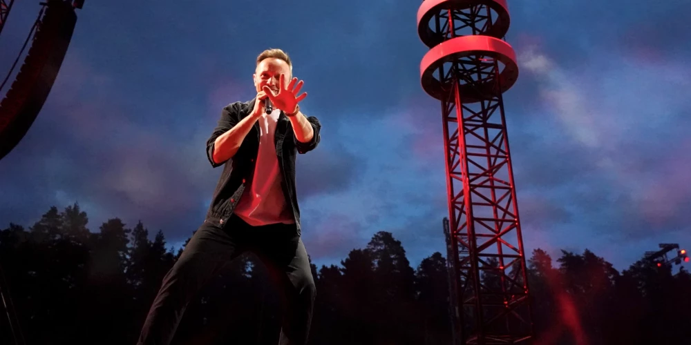 Grupa "Prāta Vētra" kompensējusi izdevumus par sabojāto zālienu.