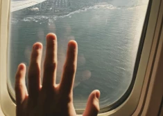 Kāpēc pasažieri pie loga bieži pārkāpj šo vienkāršo noteikumu, skaidro pilots