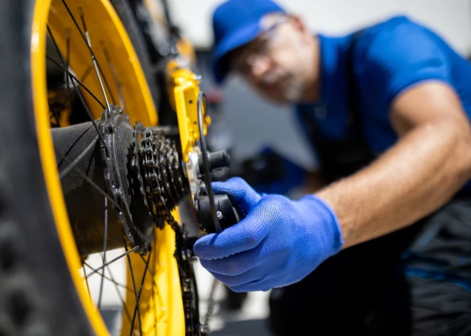 Примета времени: в объявлениях о работе в Латвии стали появляться требования знания хинди - соцсети в ярости