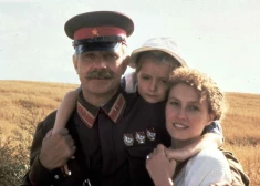 А когда-то снимались вместе: Михалков выгнал Дапкунайте из Союза кинематографистов России