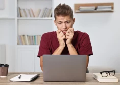 Вузы Латвии допускают отмену бакалаврских и магистерских работ из‑за ИИ