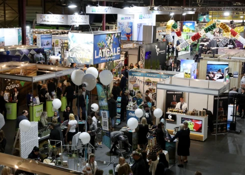 На выставке туристические компании и организации представят актуальные новости отрасли, выгодные предложения по поездкам, новые направления и другую информацию о туризме.