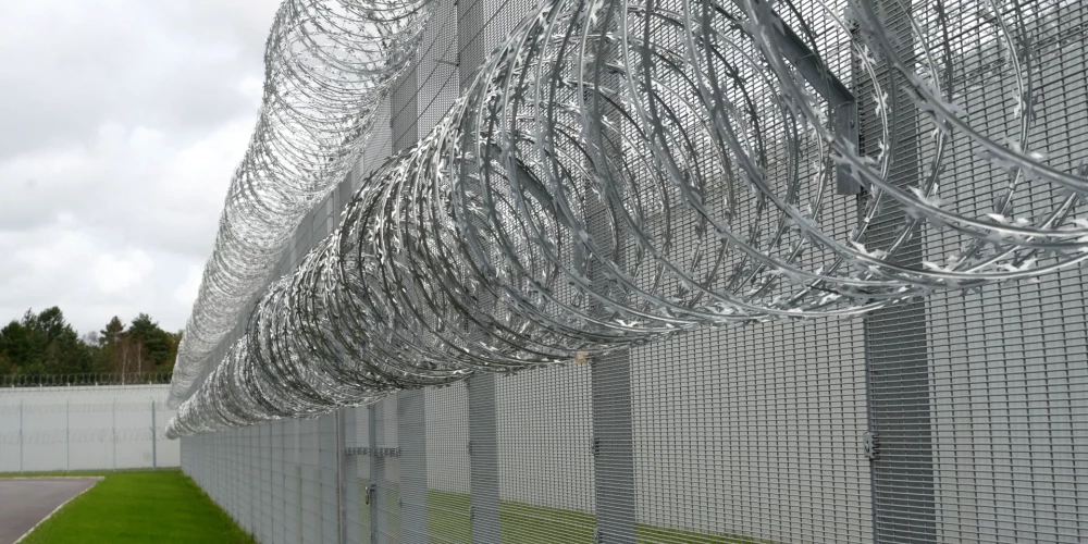 Управление мест заключения приглашает на работу и обещает карьерный рост.