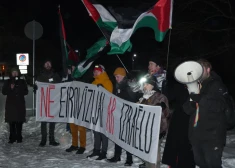 VIDEO, FOTO: aktīvisti “Supernovas” laikā aicina boikotēt “Eirovīziju” Izraēlas dalības dēļ