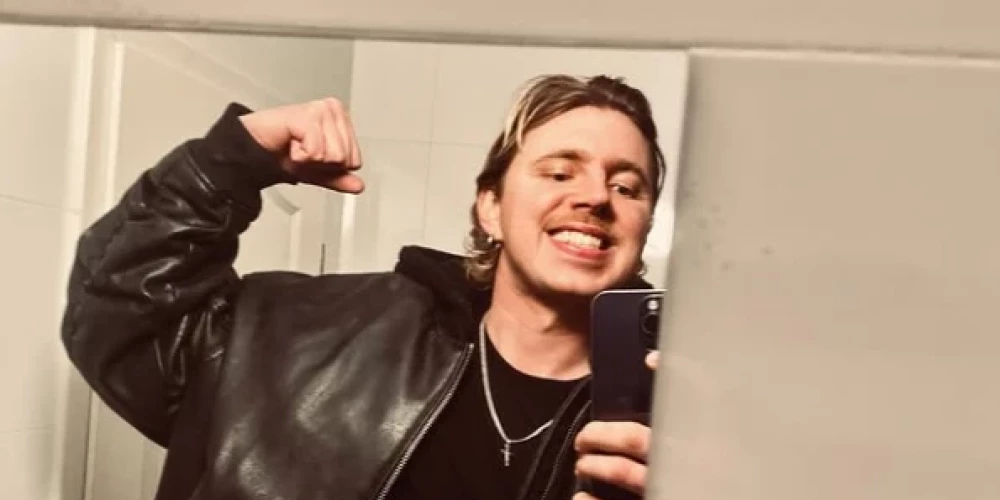 Strūbergs atgriežas sociālajos tīklos ar noslēpumainu ierakstu.