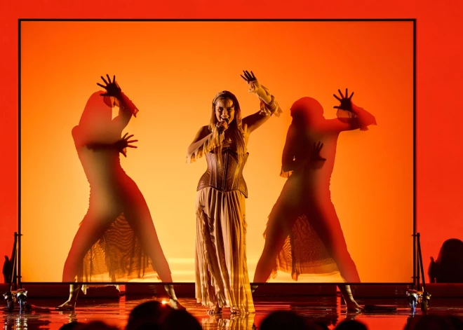 Supernovas pusfināls.