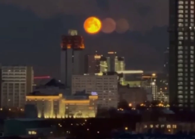 VIDEO, FOTO: virs Maskavas novērota reta parādība — viltus mēneši