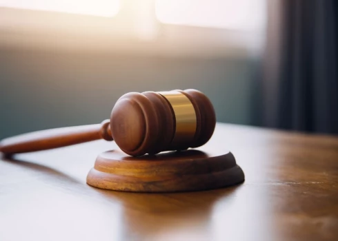 Tiek uzsvērts, ka Latvijai būtiski ieviest aizsardzību pret stratēģiskām un ļaunprātīgām tiesvedībām.