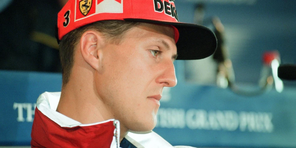 Ārzemju medijos parādījusies informācija, ka Mihaēls Šūmahers vairs neesot piekalts gultai.