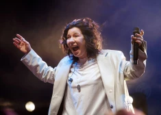 Певица Елка отказалась от украинского паспорта и стала гражданкой России