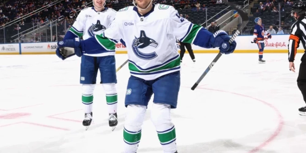 Teodora Bļugera pārstāvētā Vankūveras "Canucks" zaudēja pēcspēles metienu sērijā.