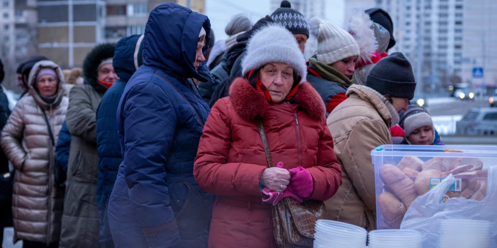 Naktī gaisa temperatūra Kijivā noslīdēja zem -23 grādiem.