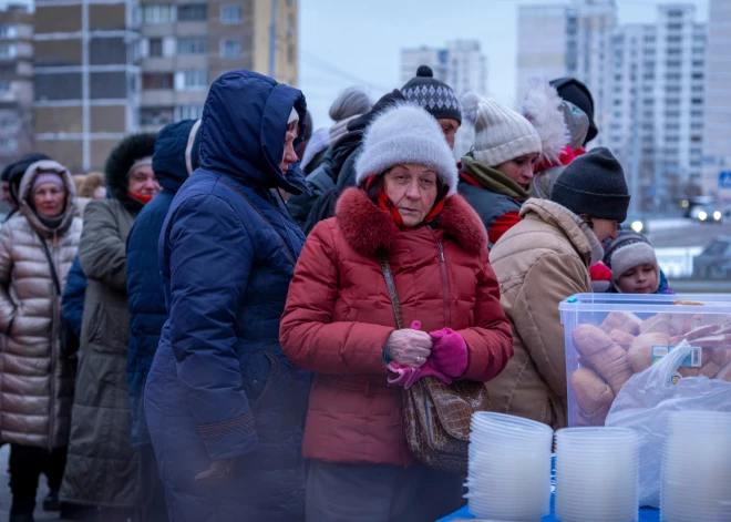 “Visi ir šokā!" -23 grādu salā tūkstošiem iedzīvotāji Ukrainā paliek bez siltuma un ūdens