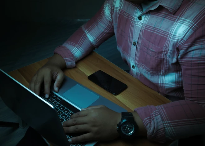 Мошенничество активно затрагивает все возрастные группы латвийцев - с ним сталкивался практически каждый