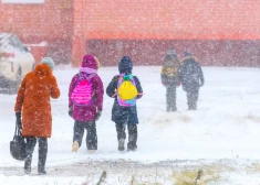 Naktī Latvijā gaidāms ļoti bargs sals. Skolēni dažviet var neapmeklēt skolu