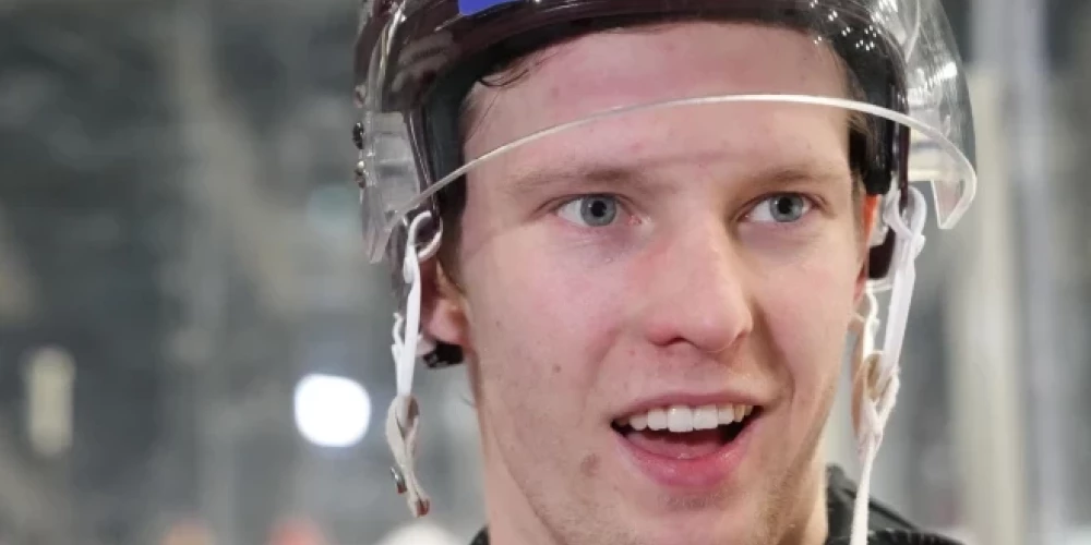 Latvijas uzbrucējs Dans Ločmelis šosezon 40 spēlēs izcēlies ar 15 gūtiem vārtiem un 12 rezultatīvām piespēlēm.