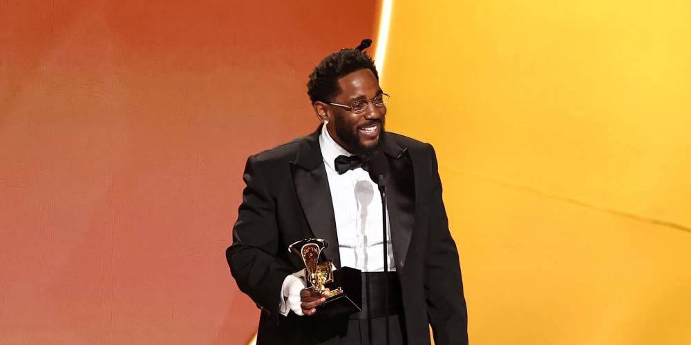 Кендрик Ламар пришел на церемонию, имея в копилке 21 награду. За одну ночь он добавил к ним еще 5, достигнув отметки в 26 золотых граммофонов.