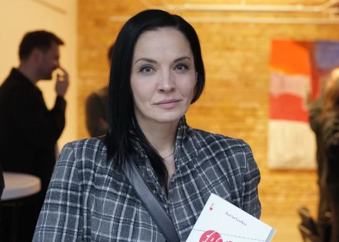 “Mana trešā grāmata šobrīd ir manuskripta procesā," atklāj Inga Grencberga.