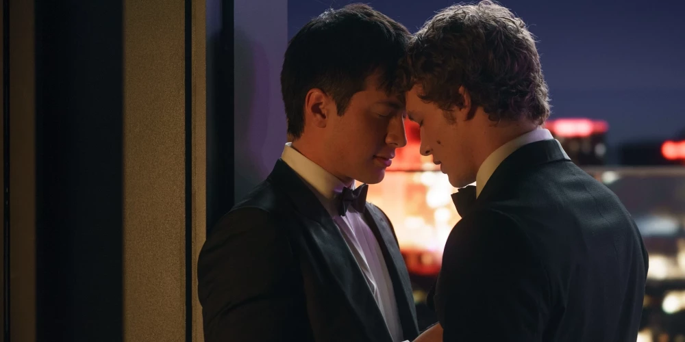 Hokeja superzvaigznes Šeins Holanders un Iļja Rozanovs slīd pa plānu ledu starp sāncensību un kaut ko personīgāku…