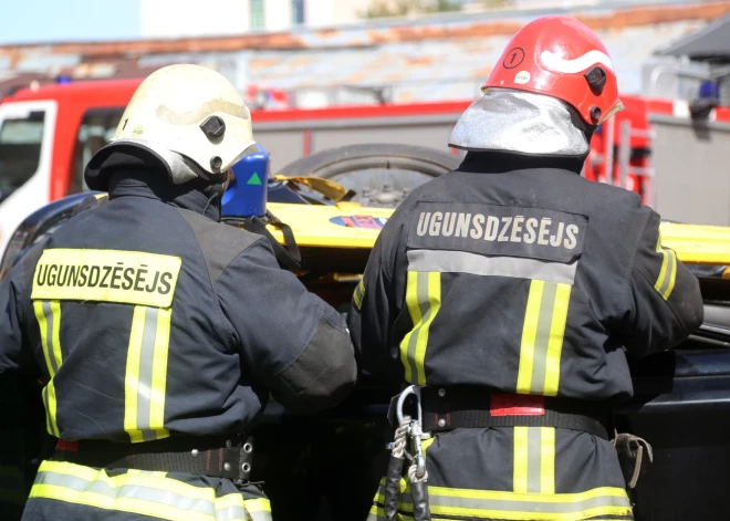 Traģēdija Preiļos: nodegot 180 kvadrātmetrus plašai mājai, bojā gājis cilvēks