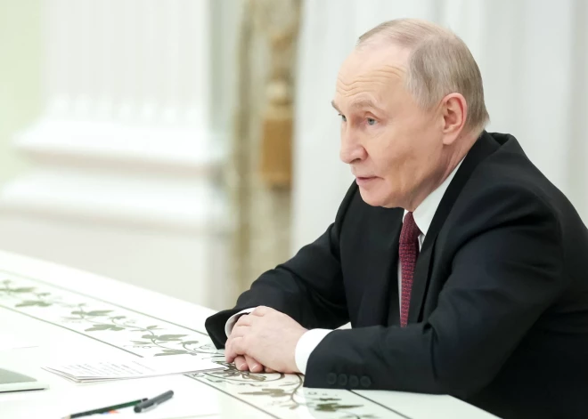 Epstīna failos parādās arī Putina vārds - izlūkdienesti pieļauj, ka pedofils sadarbojies ar Krievijas specdienestiem