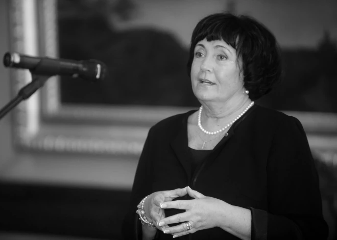 Mirusi kādreizējā diplomāte un etiķetes speciāliste Aija Odiņa