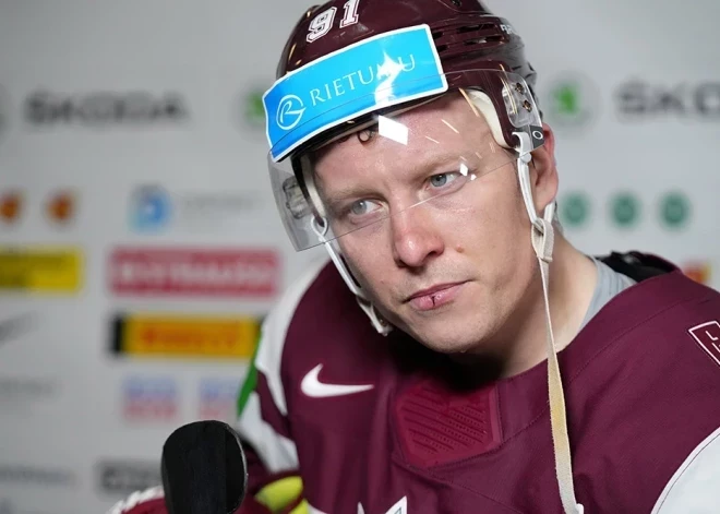 Ilggadējais Latvijas izlases hokejists Ronalds Ķēniņš redzams OHL līgas līderes pieteikumā