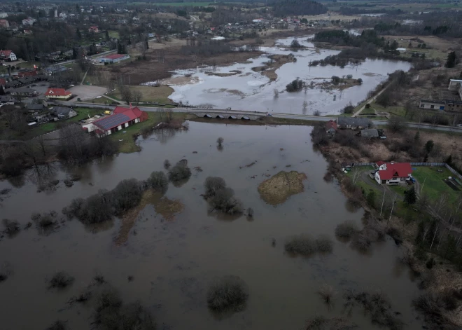 Латвия готовится к опасному ледоходу и наводнениям. Какие регионы под угрозой?