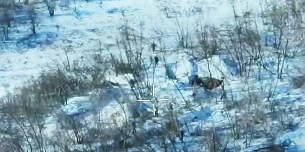 Ukrainas bruņoto spēku triecienvienības karavīri, pateicoties dronu operatoriem, izvairījās no sagūstīšanas.